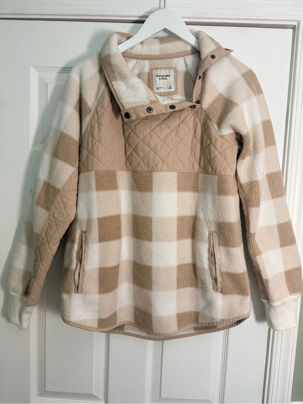 Abercrombie & Fitch Beige and Cream Plaid Quilted Pullover